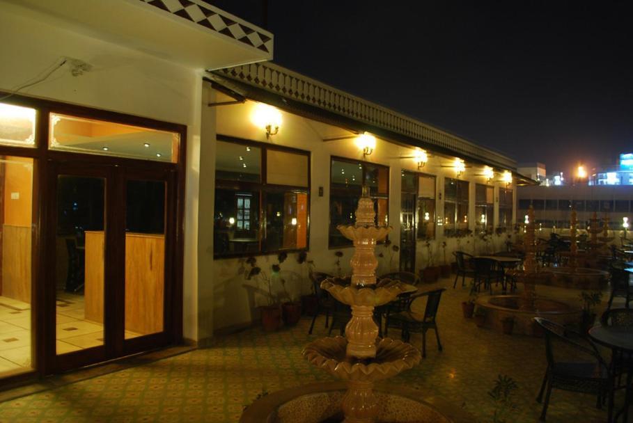 Amanda Crown Jaipur Hotel Kukas Ngoại thất bức ảnh