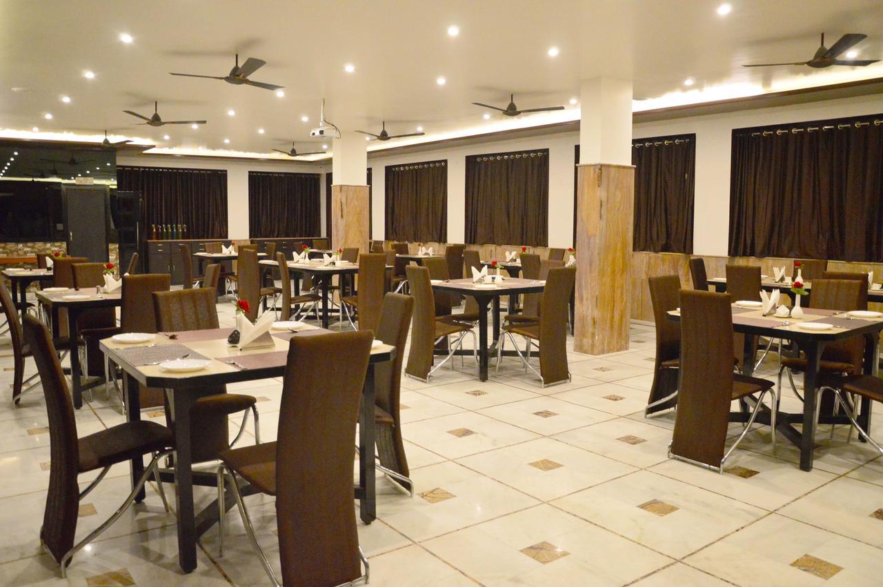 Amanda Crown Jaipur Hotel Kukas Ngoại thất bức ảnh