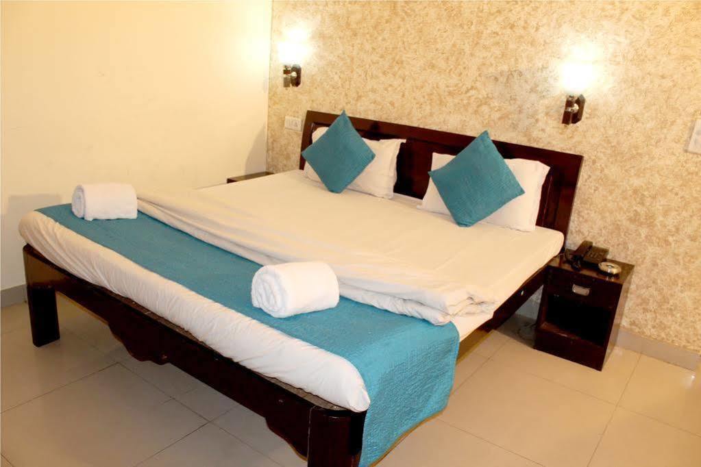 Amanda Crown Jaipur Hotel Kukas Ngoại thất bức ảnh