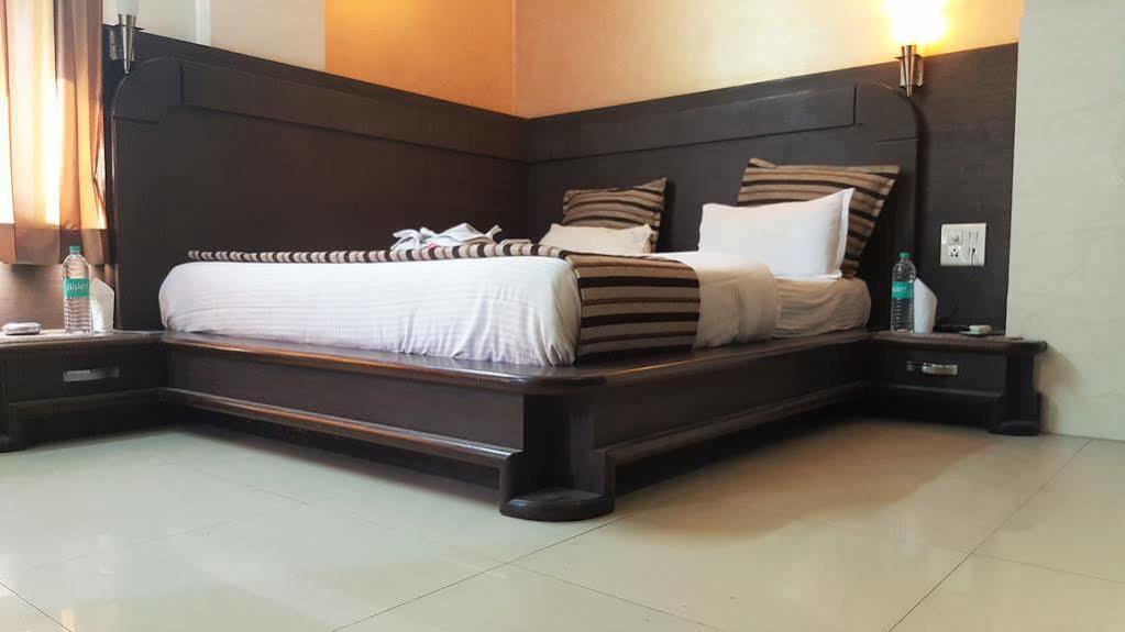 Amanda Crown Jaipur Hotel Kukas Ngoại thất bức ảnh