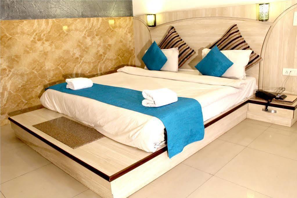 Amanda Crown Jaipur Hotel Kukas Ngoại thất bức ảnh