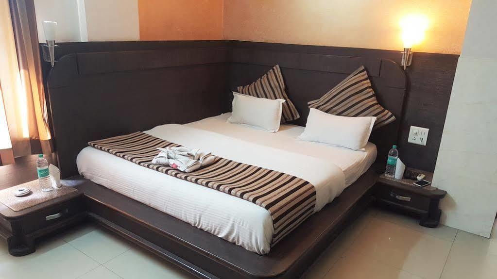 Amanda Crown Jaipur Hotel Kukas Ngoại thất bức ảnh